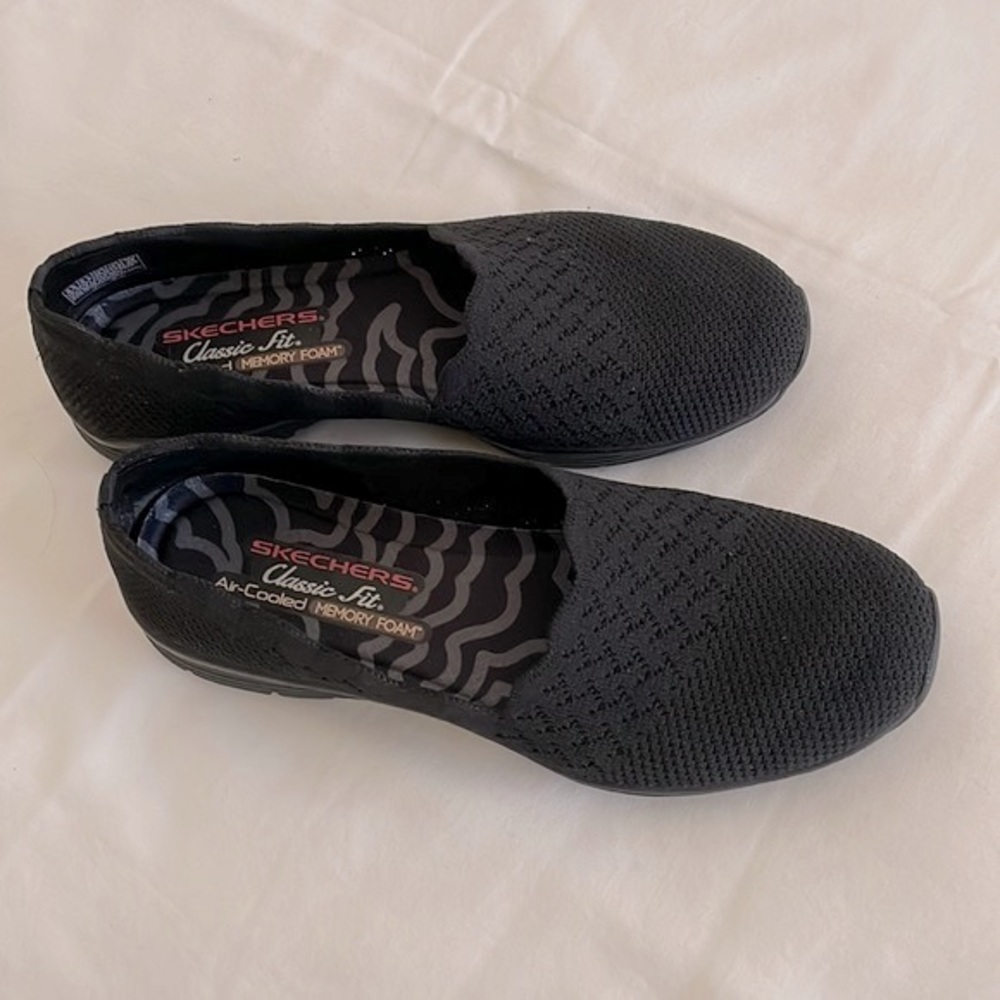 Skechers Classic Fit Ladies Shoes